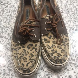 Women’s 8.5 leopard sherry shoes